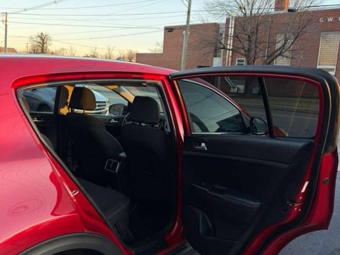 Used 2022 Kia Sportage LX image 18