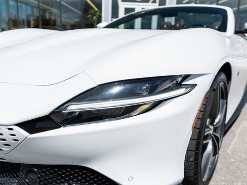 Used 2024 Ferrari Roma Spider RWD image 22