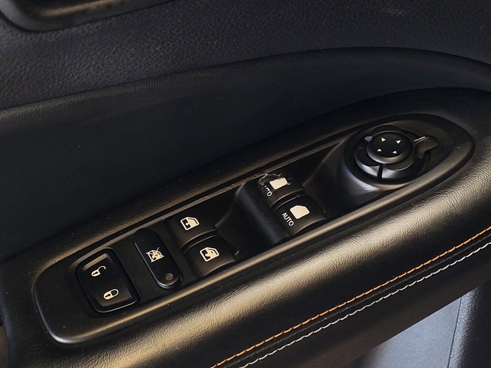 Used 2018 Jeep Compass Latitude w/ Popular Equipment Group FWD image 27