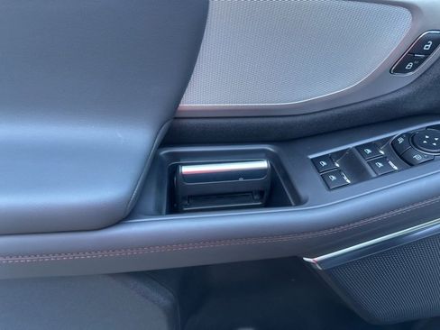 New 2025 Ford Expedition Active image 12