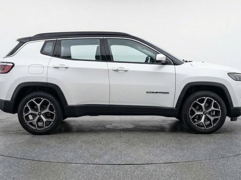 Used 2025 Jeep Compass Limited AWD/4WD image 11