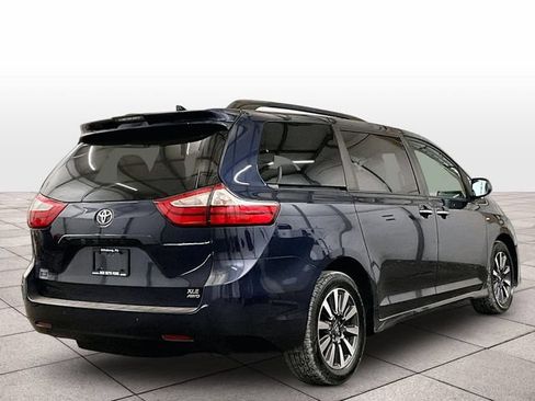 Used 2018 Toyota Sienna XLE w/ XLE Navigation Package AWD/4WD image 12