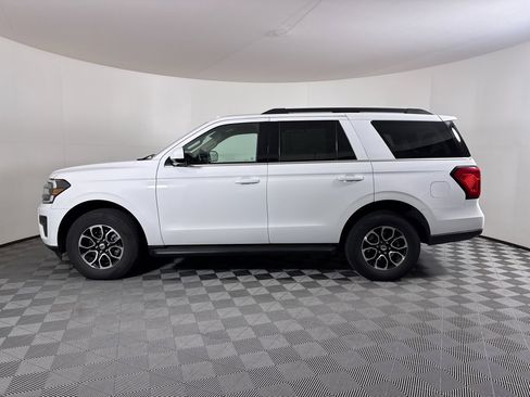 Used 2024 Ford Expedition XLT image 11