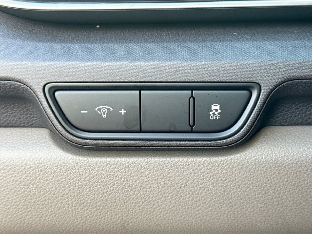 Used 2025 Kia Carnival EX FWD image 34