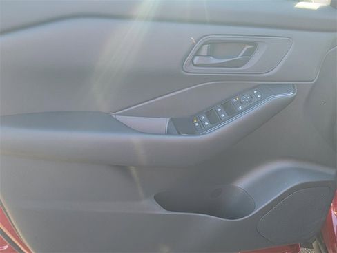 Certified 2025 Nissan Rogue S image 9