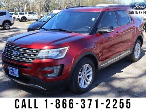 Used 2017 Ford Explorer XLT w/ Equipment Group 201A image 2