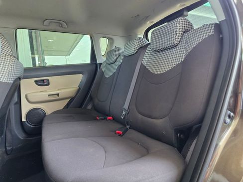 Used 2010 Kia Soul ! FWD image 16