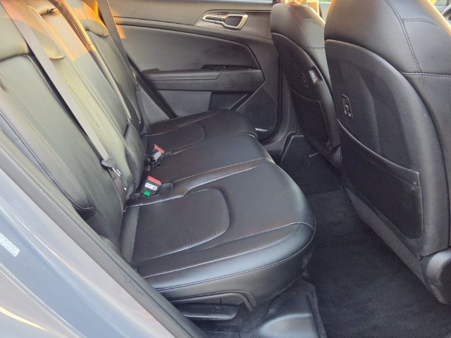 Used 2025 Kia Sportage EX FWD image 17