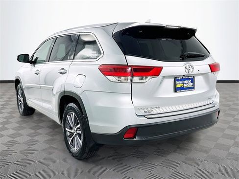 Used 2018 Toyota Highlander XLE image 5