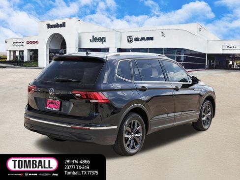 Used 2023 Volkswagen Tiguan SE image 7