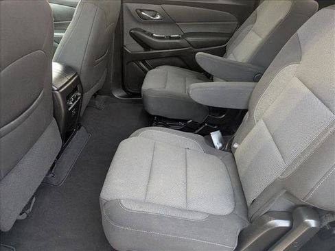 Used 2022 Chevrolet Traverse LT AWD/4WD image 17