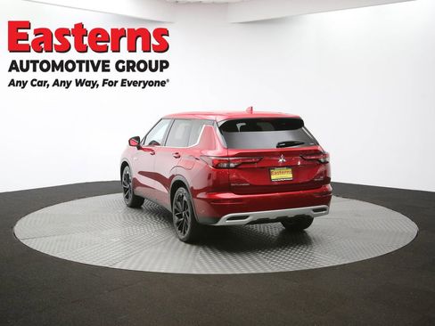 Used 2023 Mitsubishi Outlander SE image 64