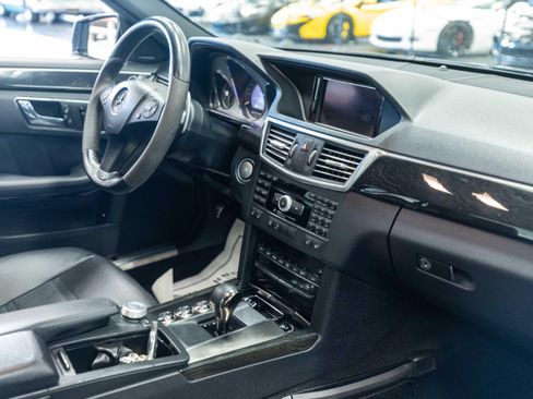 Used 2010 Mercedes-Benz E 63 AMG Sedan image 12