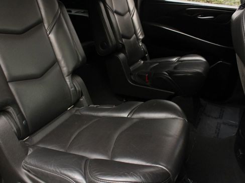 Used 2017 Cadillac Escalade ESV Platinum image 21