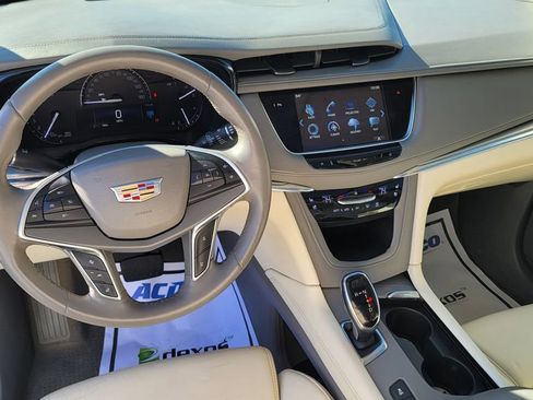 Used 2017 Cadillac XT5 Premium Luxury w/ LPO, Wheel Lock Package FWD image 24