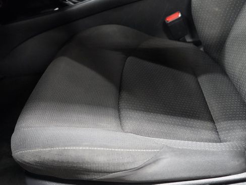 Used 2019 Toyota C-HR LE FWD image 11