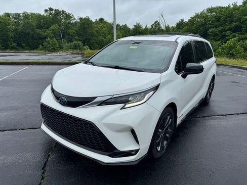 Used 2021 Toyota Sienna XSE w/ XSE Plus Package FWD image 7