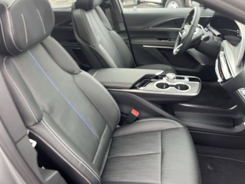 Used 2026 Cadillac Lyriq Premium Luxury image 20
