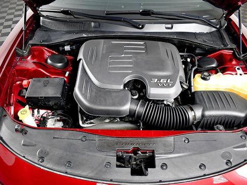 Used 2018 Dodge Charger SXT image 37