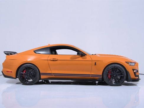 Used 2020 Ford Mustang Shelby GT500 w/ Technology Package RWD image 13