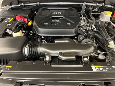 Used 2021 Jeep Wrangler Unlimited Rubicon 4xe w/ Safety Group AWD/4WD image 32