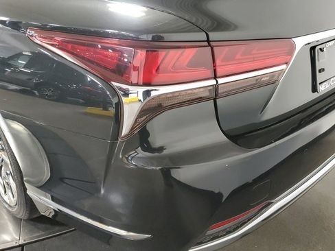 Used 2019 Lexus LS 500h AWD image 30