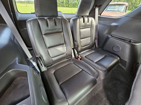 Used 2013 Ford Explorer XLT FWD image 34