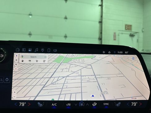 Used 2025 Chevrolet Traverse Z71 image 29