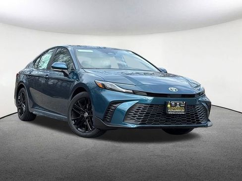 New 2026 Toyota Camry SE image 2
