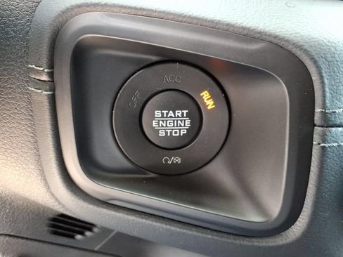 Used 2024 Jeep Wrangler Unlimited Rubicon 4xe AWD/4WD image 33