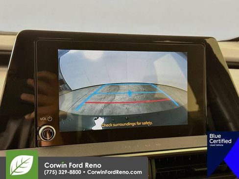 Used 2025 Toyota Prius XLE AWD/4WD image 17