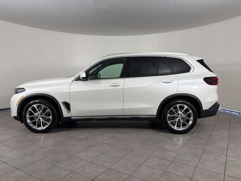 Used 2024 BMW X5 xDrive40i w/ Premium Package AWD/4WD image 2