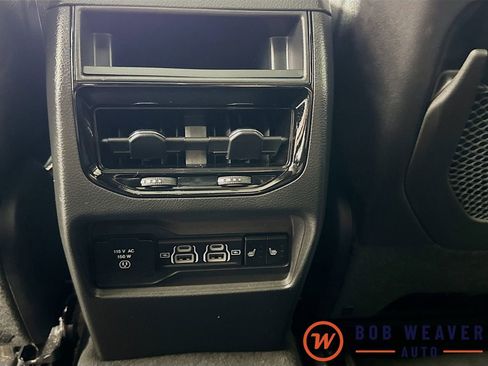 Used 2024 Jeep Grand Cherokee Limited w/ Luxury Tech Group II image 28