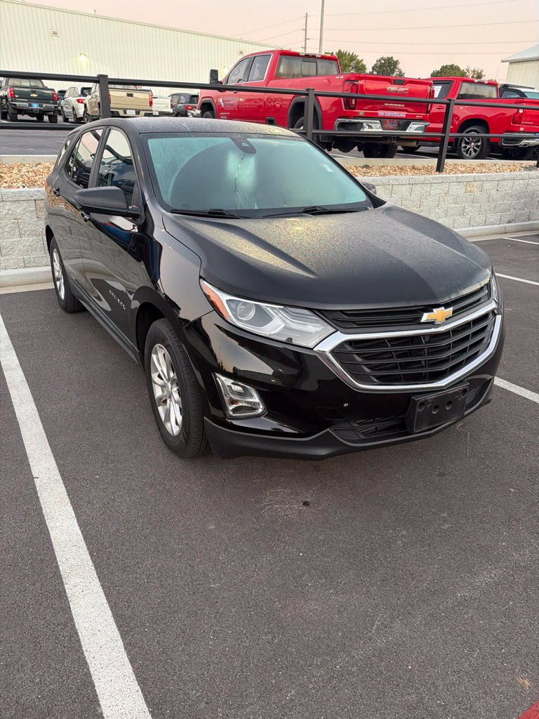 Certified 2020 Chevrolet Equinox LS w/ LS Convenience Package FWD image 2