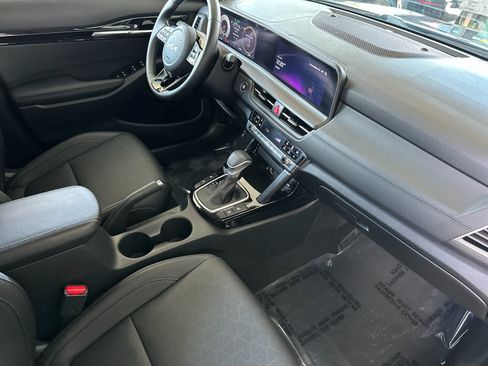 Used 2024 Kia Seltos EX FWD image 16