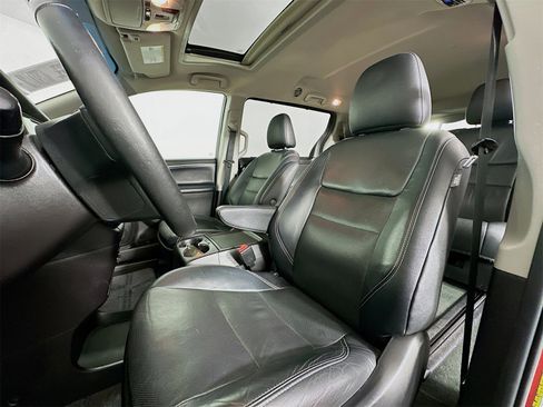 Used 2016 Toyota Sienna L image 22