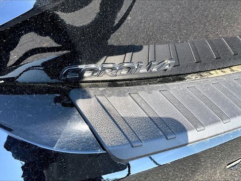 Used 2024 Toyota Corolla SE w/ SE Package image 30