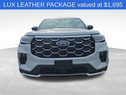 Certified 2025 Ford Explorer Platinum w/ LUX Leather Package AWD/4WD image 3