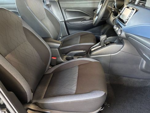 Used 2025 Nissan Versa SV FWD image 29