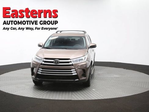 Used 2019 Toyota Highlander LE FWD image 52