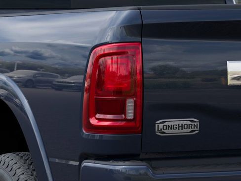 New 2025 RAM 2500 Limited AWD/4WD image 10