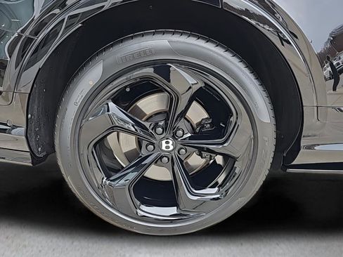 New 2025 Bentley Bentayga image 14