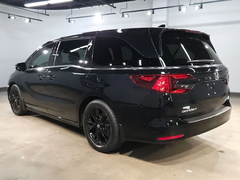 Used 2023 Honda Odyssey Sport image 5