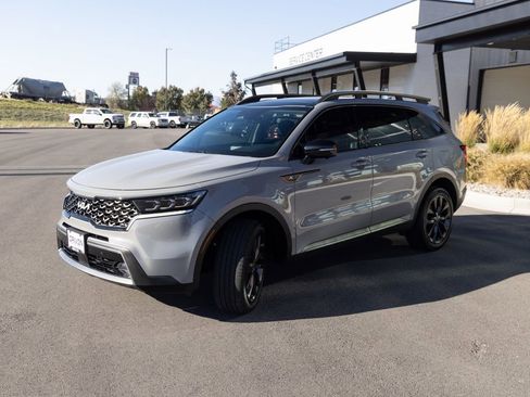 Used 2023 Kia Sorento SX Prestige image 3
