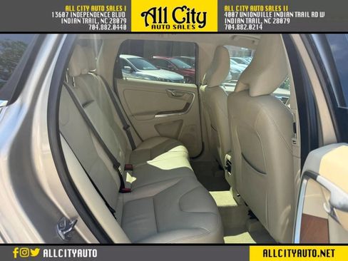 Used 2015 Volvo XC60 T5 Premier w/ Proximity Package FWD image 18