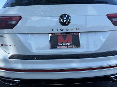 Used 2024 Volkswagen Tiguan SEL R-Line AWD/4WD image 16