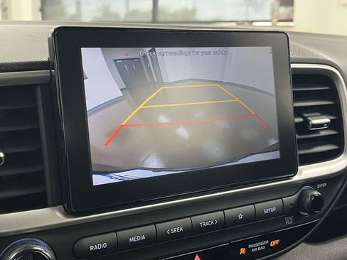 Used 2021 Hyundai Venue SEL FWD image 32