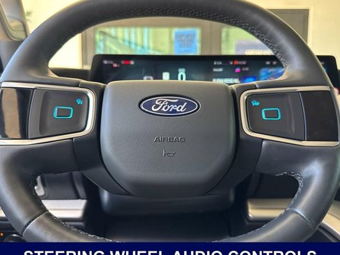 Used 2025 Ford Expedition Active AWD/4WD image 32