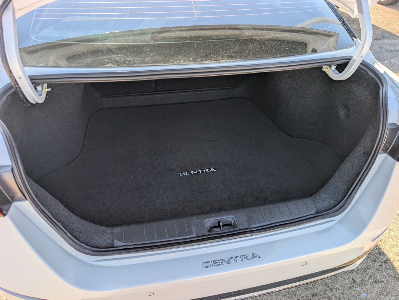 Certified 2025 Nissan Sentra SR w/ SR Premium Package FWD image 29