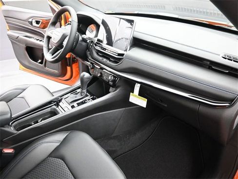 New 2026 Jeep Compass Latitude image 24